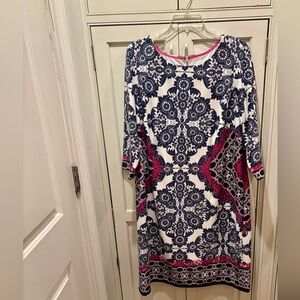EUC 
Eliza J Medallion Print Shift Dress Navy Pink White 3/4 Sleeve Sz 18W